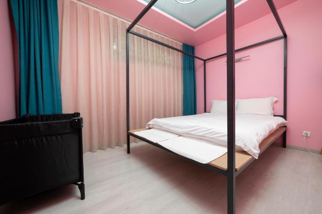 Hotel Gloria Ks Pristina Buitenkant foto
